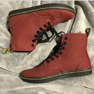Dr. Martens Shoreditch. Cherry red.